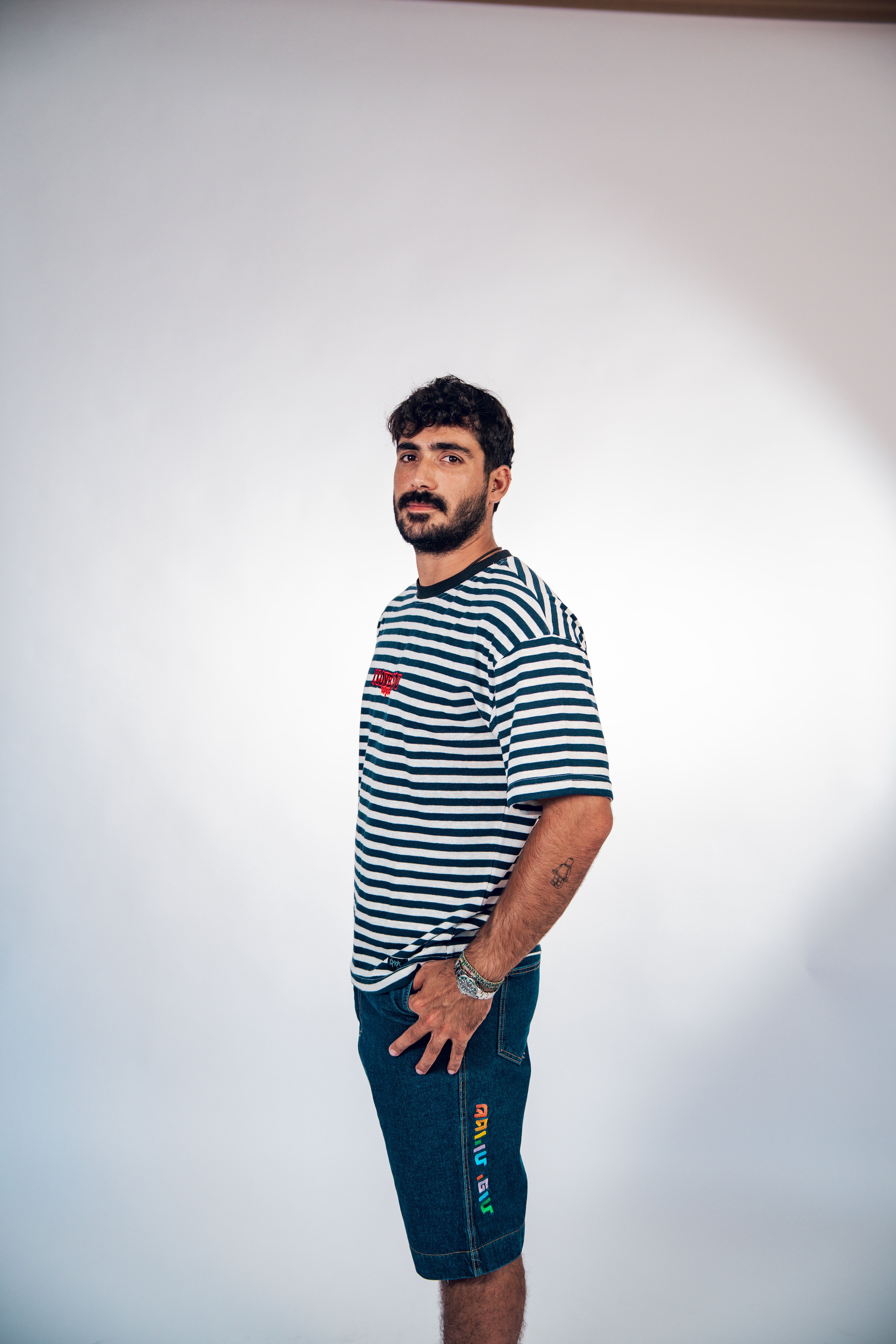 SHTUYOT YAFOT JEANS
